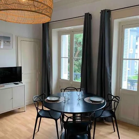 Apartment Beau Au Coeur De Dinard